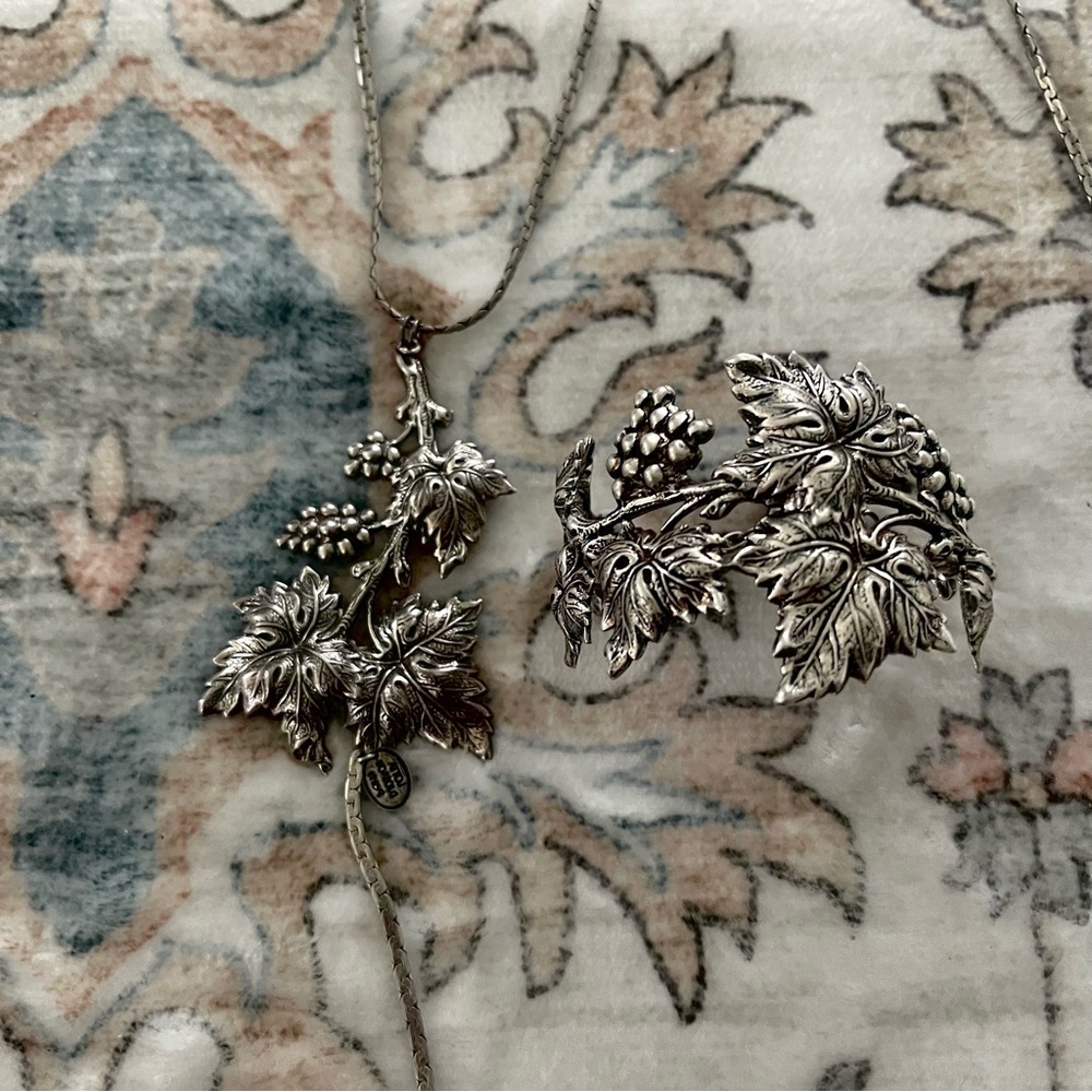 Lotta Djossou Silver Leaf & Grape Necklace Bracelet Set